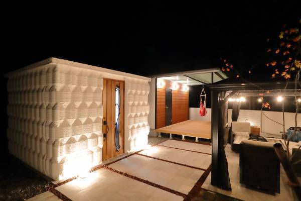 【北海道初！】新冠町にて小学校を美術館に再生したエリアにグランピング施設をOPENしました