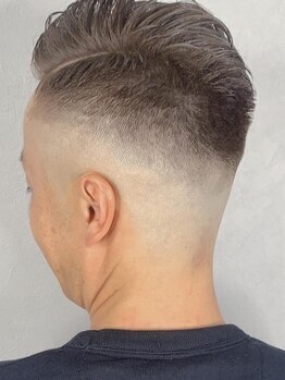 愛知大学前駅より徒歩13分。「Aujua」というシャンプー＆トリーメントを使用した『UN1CA de BIEMON』髪質改善にも定評あり！Findビューティーで情報を公開中