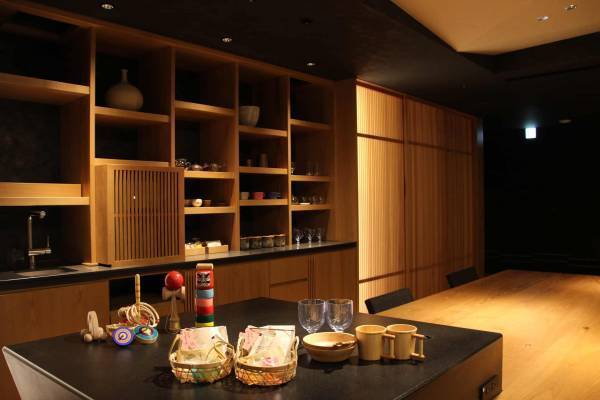 【星のや東京】親子で日本旅館の「お茶の間ラウンジ」が利用できる「ファミリーフロアプラン」販売開始｜販売開始日：2021年11月19日