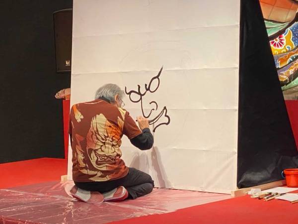 【青森屋】ねぶた祭の起源「ねぶり流し」を再現　絶景雪見露天「ねぶり流し灯篭」実施～雪見露天とねぶたを同時に満喫する贅沢な湯浴み～｜期間：2022年12月1日〜2023年4月2日