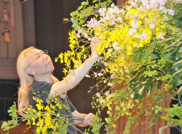 假屋崎省吾氏の花々で彩られる旧岩崎邸を堪能。「旧岩崎邸庭園で堪能する『美』」11月11日(金)～12月4日(日)