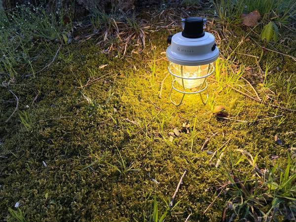 Makuakeで目標金額1380%を達成した「イエでもソトでもあかりを愉しむことに拘ったランタン "レトロパインランタン"」の一般発売を開始。