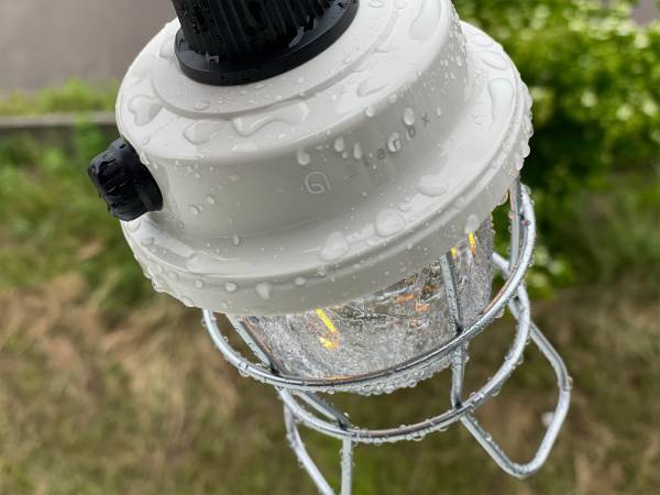 Makuakeで目標金額1380%を達成した「イエでもソトでもあかりを愉しむことに拘ったランタン "レトロパインランタン"」の一般発売を開始。