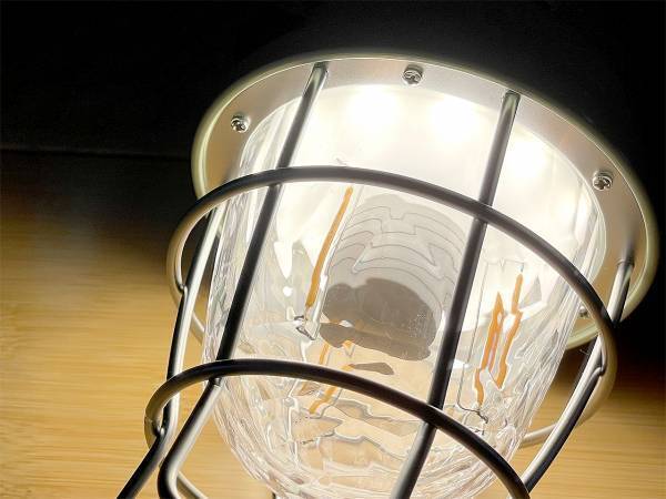 Makuakeで目標金額1380%を達成した「イエでもソトでもあかりを愉しむことに拘ったランタン "レトロパインランタン"」の一般発売を開始。