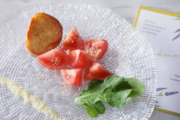 北海道の豊かな自然に育まれた、“タラバガニや鮑、十勝産黒毛和牛”などの絶品食材を鉄板焼で堪能 『北海道の幸 特別コース～大地と海からの贈り物～』販売