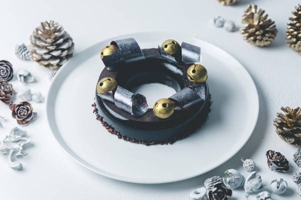 【ダーワ・悠洛 京都】 聖なる夜を華やかに、エレガントに クリスマスケーキ発売