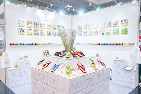 【2022/11/11「inoca ONLINE STORE」にて販売スタート】紀州いぐさ《inoca COVER》シリーズが遂にお目見え！いぐさの香りと手触りを愉しむブックカバー《inoca COVER book》を遂にリリース。