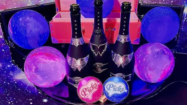 「え？！ここは宇宙？！」宇宙×メイドのスペースレンタルができるカフェ「ピックス」がアツイ！！