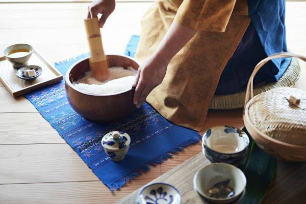 【星のや沖縄】琉球伝統の赤瓦屋根の一軒家で海に開かれた「星のや沖縄の道場」を紹介する動画を公開 ～さまざまな大会で金メダルを獲得する、喜友名 諒選手の迫力ある稽古の様子も収録～｜公開日：2022年10月12日