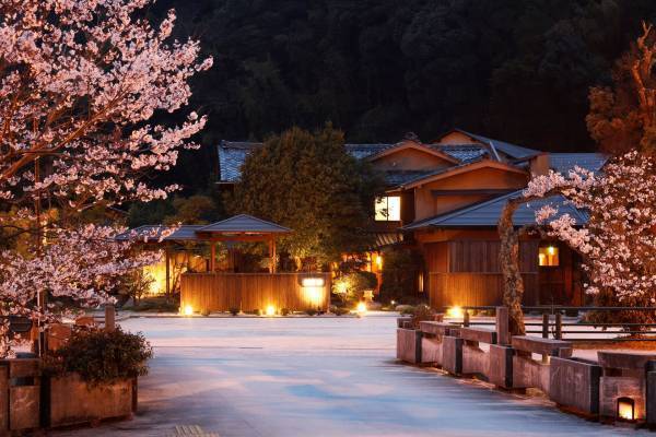 【界】見頃を逃さず、春を満喫できる「界の花見温泉」開催 ～界オリジナルの団子を味わう「花より団子セット」も登場～｜期間：2022年3月25日〜4月7日