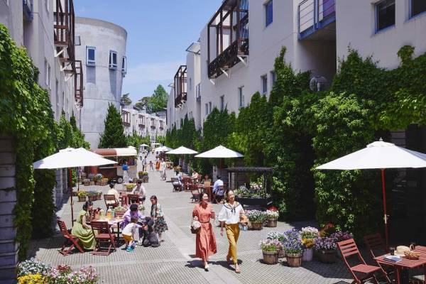 【リゾナーレ八ヶ岳】野菜とワインを楽しむ宿泊プラン「八ヶ岳ベジ旅」を星野リゾートとカゴメが共同企画 ～野菜の収穫体験・工場見学や野菜とワインのマリアージュを堪能できるディナーを楽しむ二日間～｜開催日：2022年9月8日、14日、21日、22日