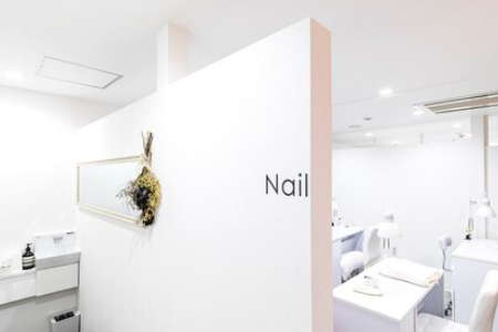 シンプルなデザインも格上の仕上がりに！理想の指先と目元が叶う『Nail&amp;Eyelash JUNX 神戸三宮店』を駅近ドットコムで公開