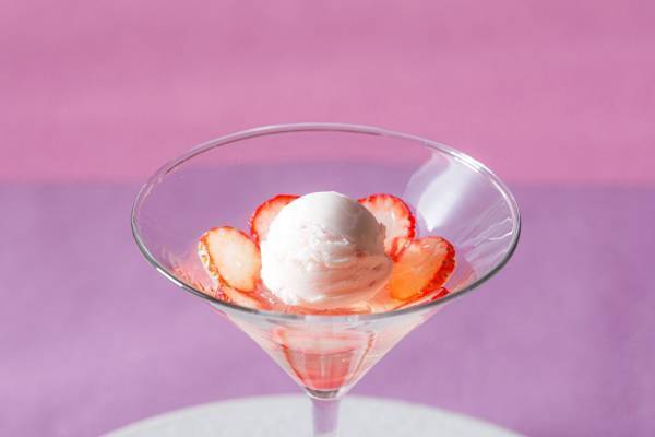 ホテル開業より大人気！第48弾大人のご褒美パフェは、春を感じる“いちごと桜”がテーマ！ 「大人のご褒美パフェ ～ICHIGO & SAKURA～」販売