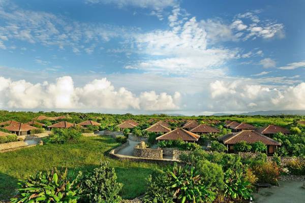 【星のや竹富島】プールの特等席でゆったり過ごす「夏暁(なつあけ)ブレックファスト」今年も提供　｜期間：2022年7月1日～8月31日