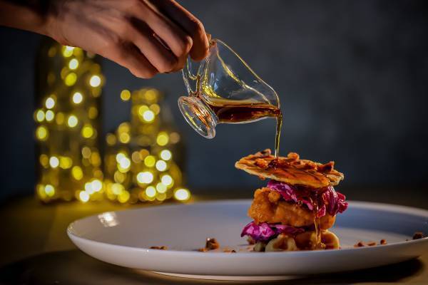 【大阪・心斎橋】煌びやかな会場や心地よいガーデンで楽しむ‟夜カフェ”がオープン！ 『Glitter Night Café&Beer』夏季限定開催