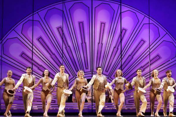 『コーラスライン』来日公演が4年ぶりに開幕！初日レポート！初演キャストであり演出振付を担当するバーヨーク・リーが語る。