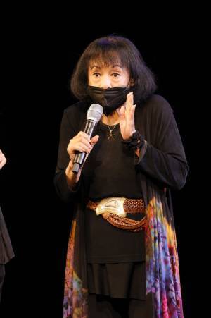 『コーラスライン』来日公演が4年ぶりに開幕！初日レポート！初演キャストであり演出振付を担当するバーヨーク・リーが語る。