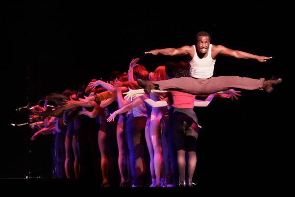 『コーラスライン』来日公演が4年ぶりに開幕！初日レポート！初演キャストであり演出振付を担当するバーヨーク・リーが語る。