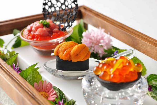 【リゾナーレトマム】メインダイニング「OTTO SETTE TOMAMU」、エゾ鹿肉やカニなどふんだんに使用した秋限定のディナーコースを提供開始｜期間：2022年9月1日～2022年10月31日