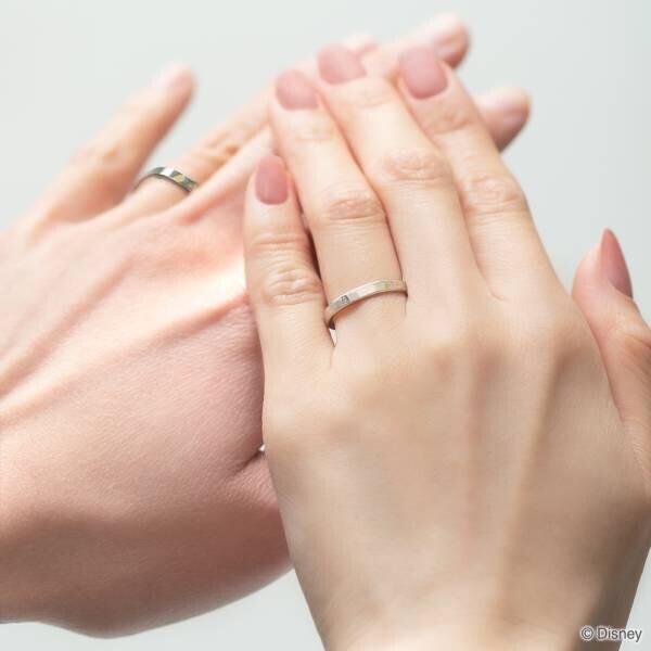 【ディズニー】「ドナルドダック」 ゴールドに輝く足モチーフの婚約指輪・結婚指輪、 おしりが揺れるネックレス、ジュエリーケース5月27日（金）発売