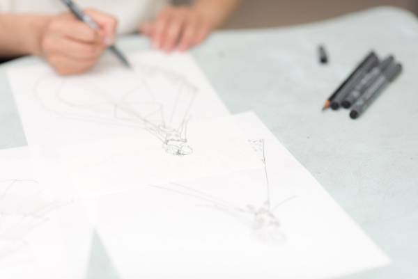 【南青山のウェディングドレスサロン La Reine （ラレンヌ）オーナー・桃世】丁寧に仕立てられたシンプルで洗練されたドレスが上品なウェディングスタイルを実現