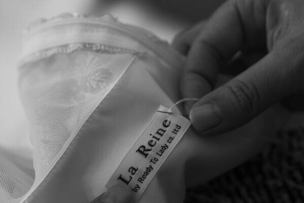 【南青山のウェディングドレスサロン La Reine （ラレンヌ）オーナー・桃世】丁寧に仕立てられたシンプルで洗練されたドレスが上品なウェディングスタイルを実現