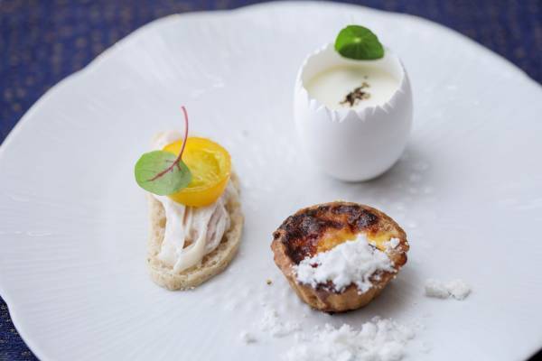 クリスマスにも重なるウインターシーズンは、“ホワイトカラー”がテーマのプリンセススイーツに心ときめく！「プリンセスアフタヌーンティー～Snow White～」販売