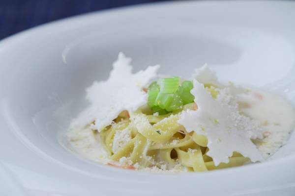 クリスマスにも重なるウインターシーズンは、“ホワイトカラー”がテーマのプリンセススイーツに心ときめく！「プリンセスアフタヌーンティー～Snow White～」販売