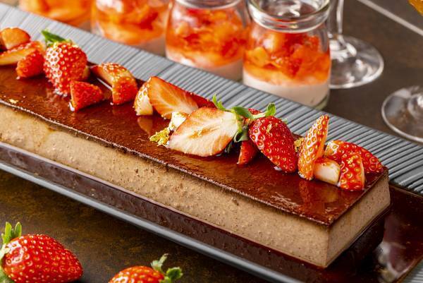 【1月7日（土）スタート】ヒルトン小田原リゾート＆スパ「 いちごのスイーツビュッフェ～ストロベリーパレード ショコラを添えて～」