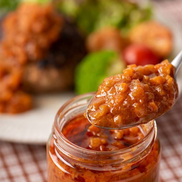 野菜をかけてお肉を食べる!? シャキシャキ食感と優しい旨み「毎日食べる 野菜ソース」が数量限定で発売【サンクゼール】