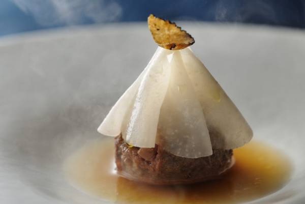 【リゾナーレ八ヶ岳】根菜や柚子、イチゴなど旬の味覚を堪能できる冬限定のディナーコースを提供｜期間：2022年12月7日～2023年3月20日