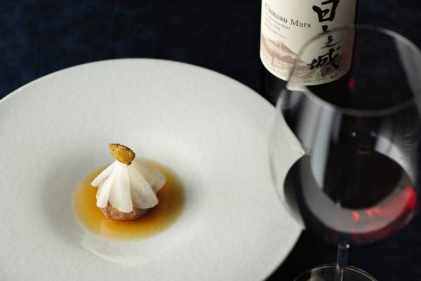 【リゾナーレ八ヶ岳】根菜や柚子、イチゴなど旬の味覚を堪能できる冬限定のディナーコースを提供｜期間：2022年12月7日～2023年3月20日