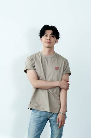 4代目バチェラー黄皓さんからバラを受け取れる！「ROSE GALLERY阪急三番街店」