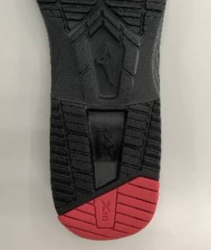 ランニングシューズのソール構造をビジネスシューズに搭載し、足への負荷を軽減～青山商事とミズノの共同企画シューズを「洋服の青山」全店発売～