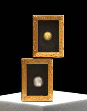 【純金の満月捕まえちゃいました!】月の裏側まで再現した金の月と銀の月。