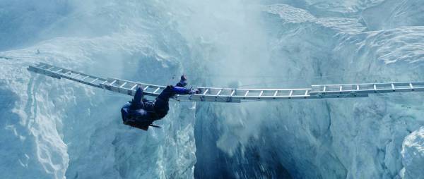 震撼の死の領域…世界最高峰到達を目指す登山家を描く緊張の群像劇。 「エベレスト」 3月5日（土）よる7時～BS12 トゥエルビで放送