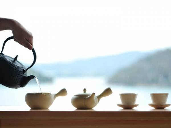 【界 遠州】浜名湖を望む絶景空間でお茶を味わう贅沢な「美茶楽ラウンジ」誕生｜利用開始日：2022年2月9日