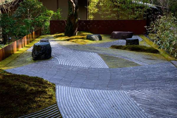 【星のや京都】京都・嵐山で、虫の音に耳を傾けながら日本酒と秋の味覚を堪能する「秋宵の虫聞き」開催｜期間：2022年9月1日～30日