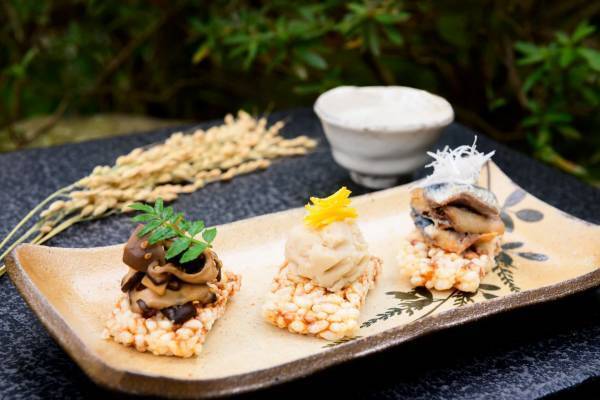 【星のや京都】京都・嵐山で、虫の音に耳を傾けながら日本酒と秋の味覚を堪能する「秋宵の虫聞き」開催｜期間：2022年9月1日～30日