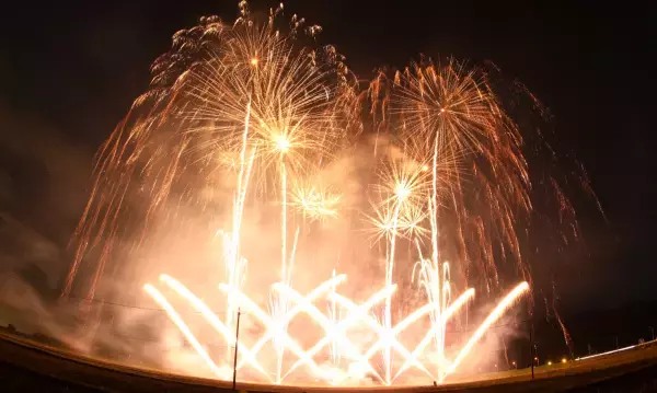 個人向けサービス「花火ステーション」好調に