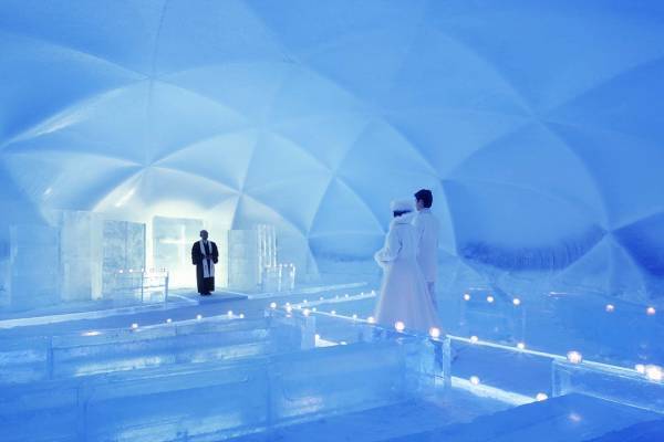 【トマム】幻想的な氷の街「アイスヴィレッジ」オープン ～北海道のコンビニチェーン「セイコーマート」とのコラボドームや瞬時に凍るスイーツづくり体験～ ｜期間：2022年12月10日～2023年3月14日（予定）