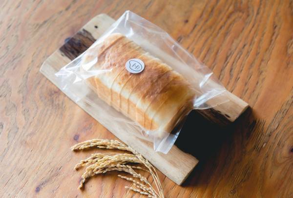 こめ油と米粉でできた『つの食パン』がTwitterで大盛り上がり