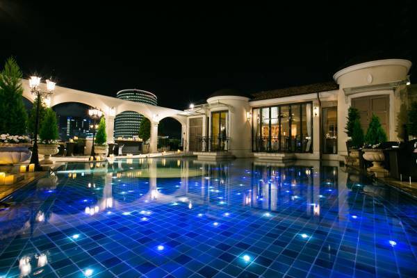 【横浜】みなとみらいの輝く夜景を背景にプロポーズが叶う！潮風感じるプライベートテラス提供開始