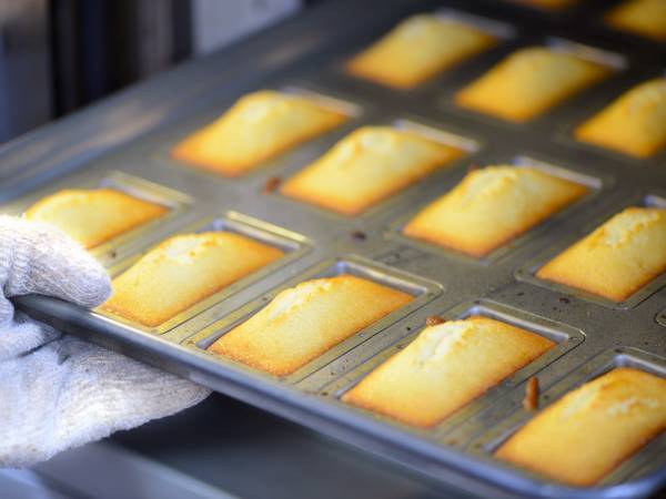 まるでクリームソーダ！ノスタルジックなレトロスイーツを引っさげて、はちみつメーカー直営「パティスリーQBG」がJR高円寺駅に初登場【6 / 16(木)〜30(木)】