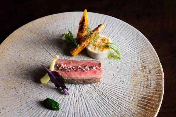 【星のや竹富島】島の食文化を反映したサステナブルな新料理「島テロワール」を提供開始 ～植物由来食品を主食材とした今冬のディナーコース～｜開始日：2022年12月10日