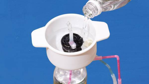 毎年恒例のセリアとのコラボ企画「100円ショップ商品で自由研究」、小・中学生向け教育ポータルサイト『学研キッズネット』で開始