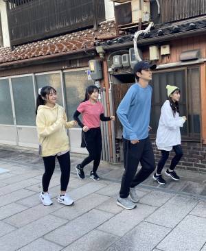 【絶景紅葉映えスポットをランニング旅】ドローンの美しい映像も注目！