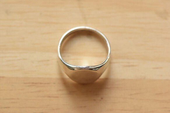 シルバー＆革アクセサリー AJINA　オリジナル オーバル型シグネットリングの発売をcreema にて開始