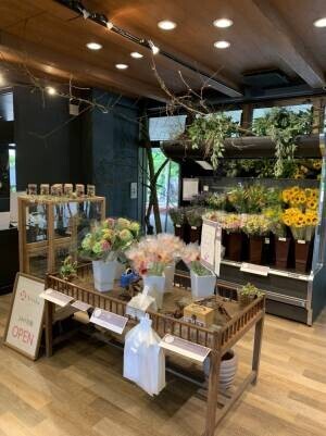 いつでも気軽に新鮮なお花が買える！ 【５月２０日（金）】24時間花屋「hiraku」射水店をオープン！