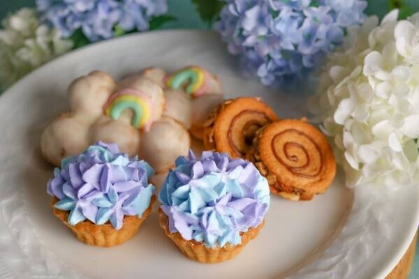 季節の花、“紫陽花”がテーマのスイーツ＆セイボリーが勢ぞろい！ 初夏にぴったり、“ひんやり”あじさいパフェもセットに  『BLOOM～花咲くあじさいアフタヌーンティー～』期間限定販売